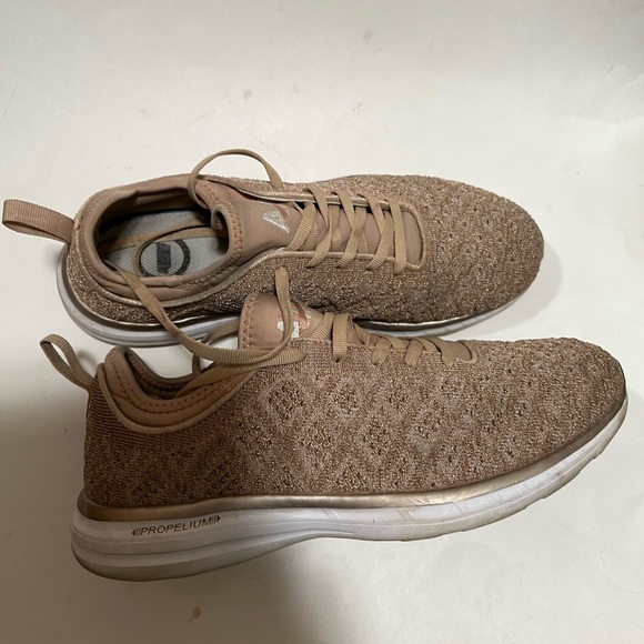 Techloom Phantom APL Sneaker in Rose Gold - Picture 15 of 16